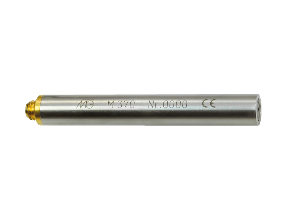 M 370, Elektret-Messmikrofon 1/4", Kl. 1, IEPE*, Microdot-Stecker (Adapter siehe Zubehör), im Holzetui nickel matt