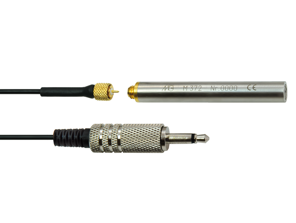  M 372, Elektret-Messmikrofon 1/4", spannungsgespeist,  2 m Kabel C 37.02 - Microdot-Stecker auf 3,5 mm Klinke, im Holzetui nickel matt